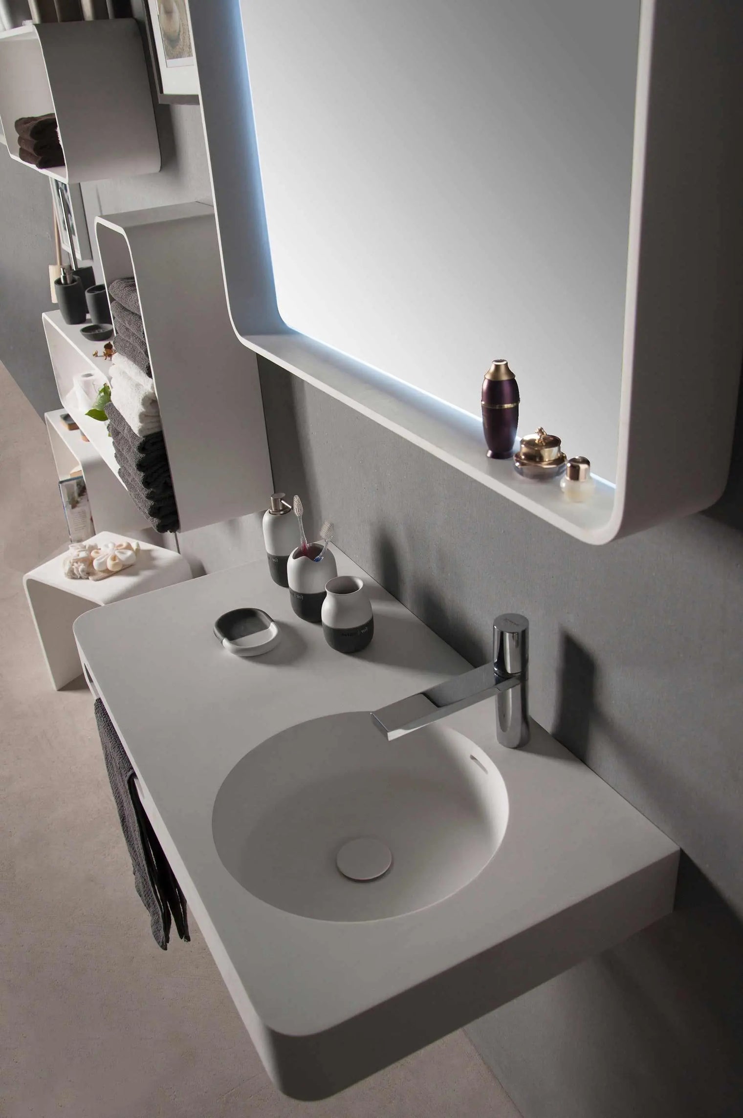 Cirque WM 90R-WALL MOUNT WASHBASINS-訂造一體無縫洗手盆,Tailor made Washbasins,waterbasin hk, 浴室物料,浴室裝修,訂造洗手盆,浴室翻新,Bathroomware ,Bespoke bathroom,浴室配件,訂造浴室潔具,訂造浴室傢俬,香港 浴室設計 公司,best custom bathroom furniture HK, Infinite Bath