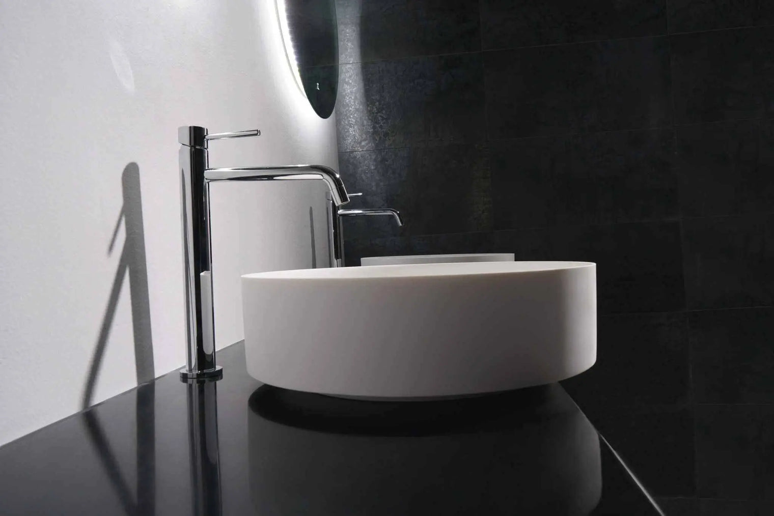 Float 40-OVERCOUNTER WASHBASINS-訂造一體無縫洗手盆,Tailor made Washbasins,waterbasin hk, 浴室物料,浴室裝修,訂造洗手盆,浴室翻新,Bathroomware ,Bespoke bathroom,浴室配件,訂造浴室潔具,訂造浴室傢俬,香港 浴室設計 公司,best custom bathroom furniture HK, Infinite Bath