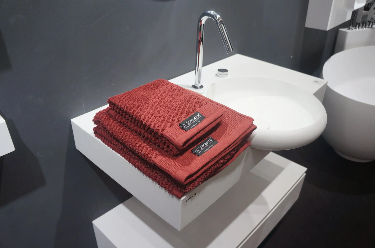 face towel-Towels-INFINITE BATH-訂造洗手盆,浴室翻新, small size bathtubs, custom-made bathtub HK,freestanding bathtub Hong Kong, 獨立式 浴缸 香港, premium bathtub brands HK, Where to buy bathtubs in Hong Kong, best custom bathroom furniture HK, Infinite Bath, Infinite浴缸, Cloakroom,Vanities, Mirrors,Bathroom Furniture, 浴室裝修,浴室 櫃 訂造