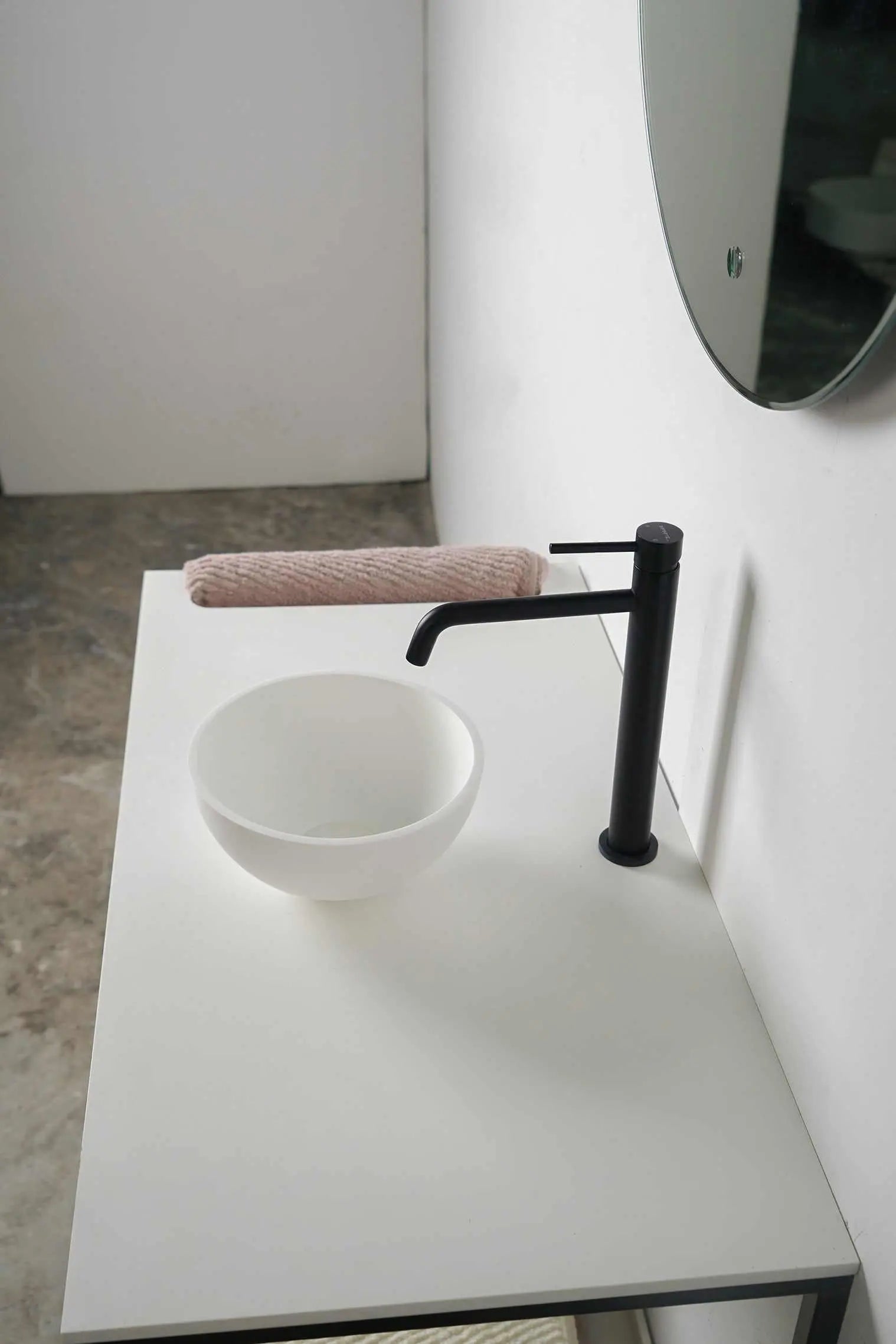 Super Thin Edge 24.5-OVERCOUNTER WASHBASINS-訂造一體無縫洗手盆,Tailor made Washbasins,waterbasin hk, 浴室物料,浴室裝修,訂造洗手盆,浴室翻新,Bathroomware ,Bespoke bathroom,浴室配件,訂造浴室潔具,訂造浴室傢俬,香港 浴室設計 公司,best custom bathroom furniture HK, Infinite Bath
