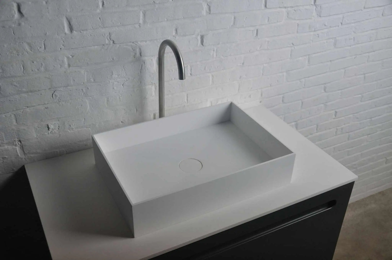 Super Thin Edge R 50-OVERCOUNTER WASHBASINS-訂造一體無縫洗手盆,Tailor made Washbasins,waterbasin hk, 浴室物料,浴室裝修,訂造洗手盆,浴室翻新,Bathroomware ,Bespoke bathroom,浴室配件,訂造浴室潔具,訂造浴室傢俬,香港 浴室設計 公司,best custom bathroom furniture HK, Infinite Bath