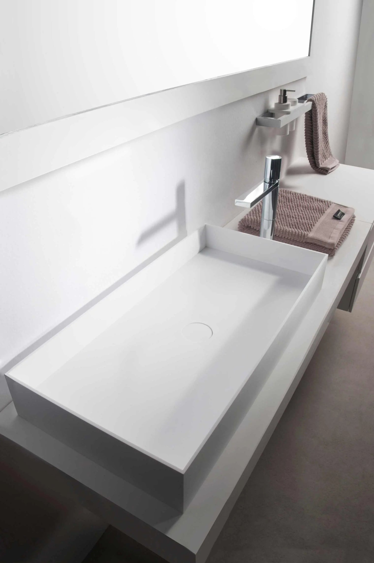 Super Thin Edge R 75-OVERCOUNTER WASHBASINS-訂造一體無縫洗手盆,Tailor made Washbasins,waterbasin hk, 浴室物料,浴室裝修,訂造洗手盆,浴室翻新,Bathroomware ,Bespoke bathroom,浴室配件,訂造浴室潔具,訂造浴室傢俬,香港 浴室設計 公司,best custom bathroom furniture HK, Infinite Bath